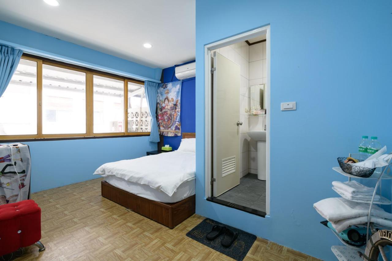 羅東夜市 小宅一生民宿 Night Market Small House Lifetime Hotel Luodong Exteriör bild